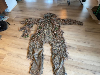 Bild 6 für KMCS Ghillie suit Cape 4.1 woodland floor (crafted)