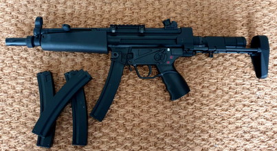 Afbeelding van MP 5 a5 classic army  met  upgrades( mag weg tegen elk aannemelijk bod )