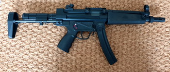 Afbeelding 3 van MP 5 a5 classic army  met  upgrades( mag weg tegen elk aannemelijk bod )