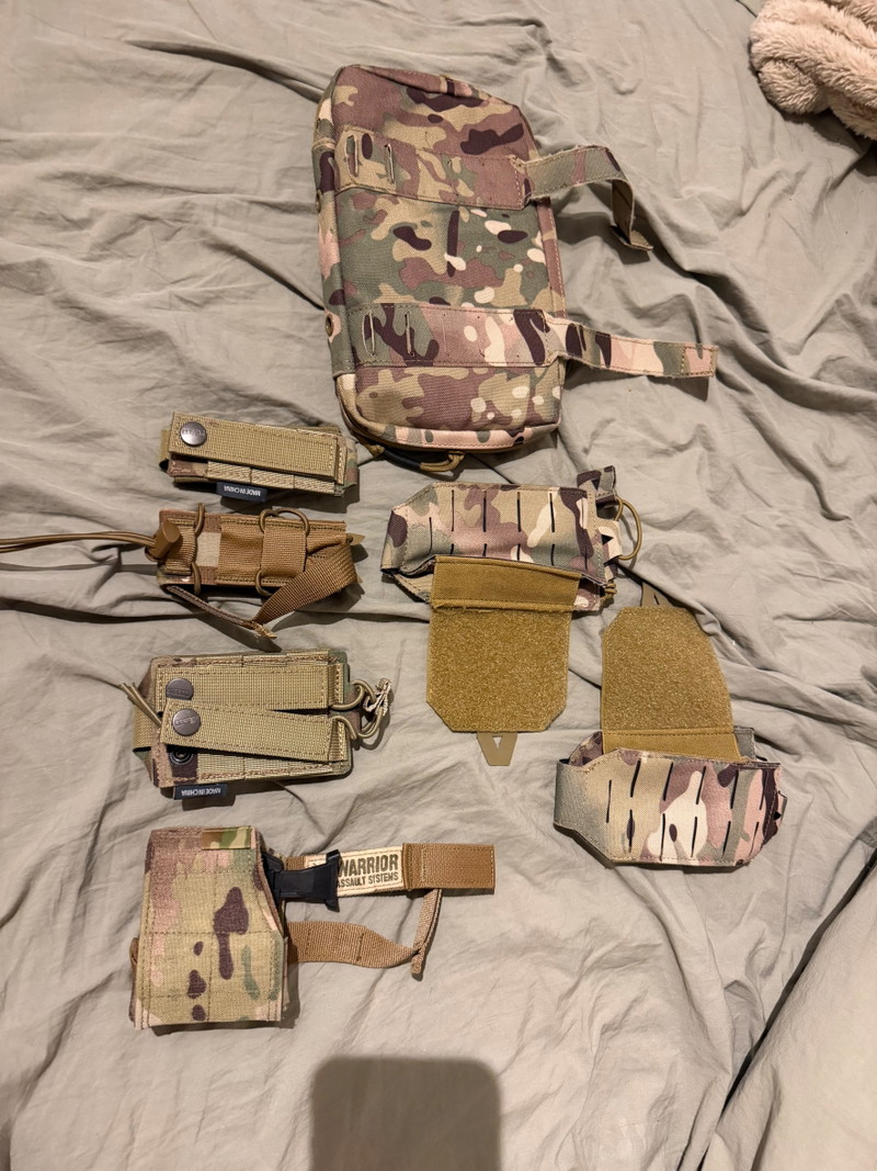 Image 1 for Verschillende pouches en oor bescherming