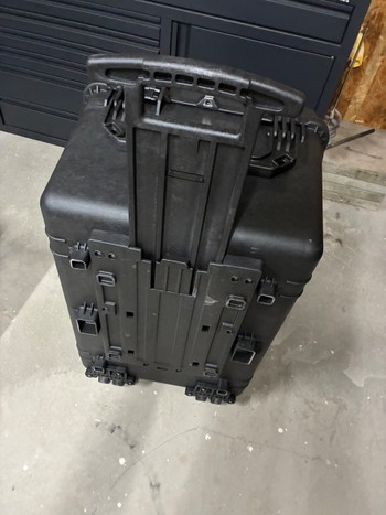 Image 3 for Pelicase 1660 + divider insert