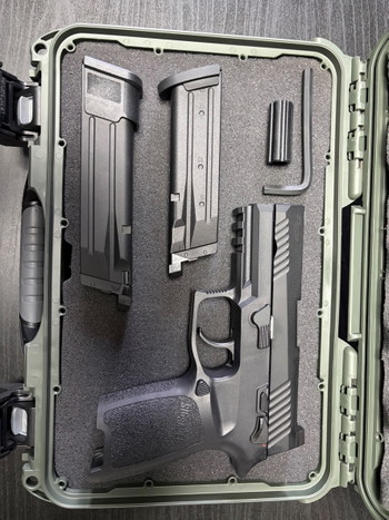 Bild 2 für SigSauer P320 GBB/Co2 incl. Nanuk Case Oliv