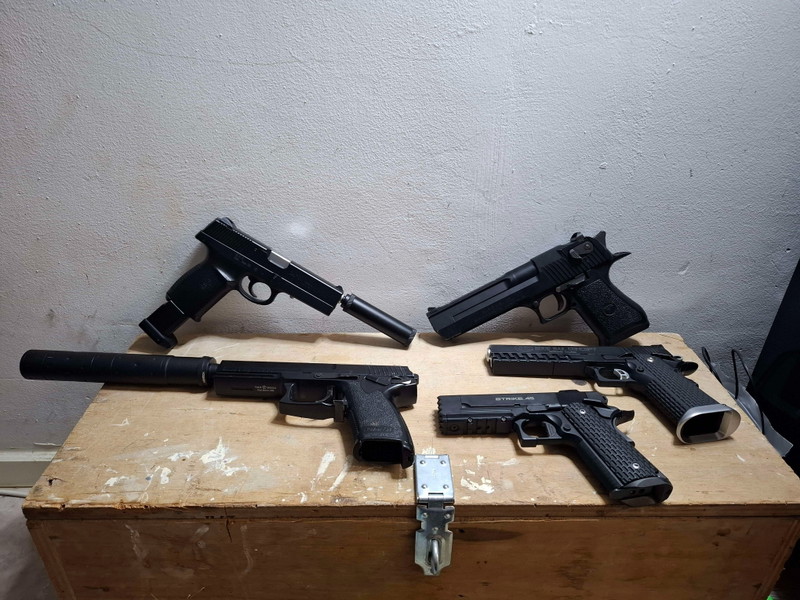 Afbeelding 1 van BULK SALE - Airsoft Pistols with some issues