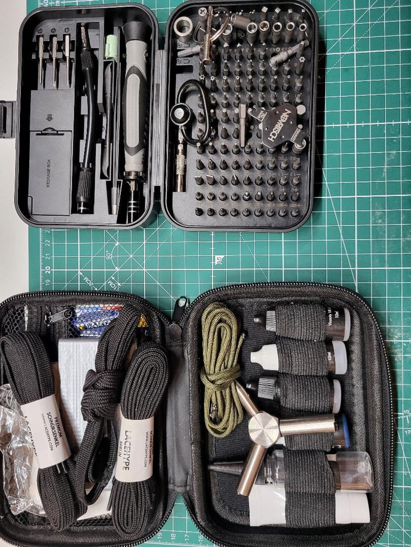 Bild 1 für Belt+ 2 Granaten+ team bänder+ werkzeug