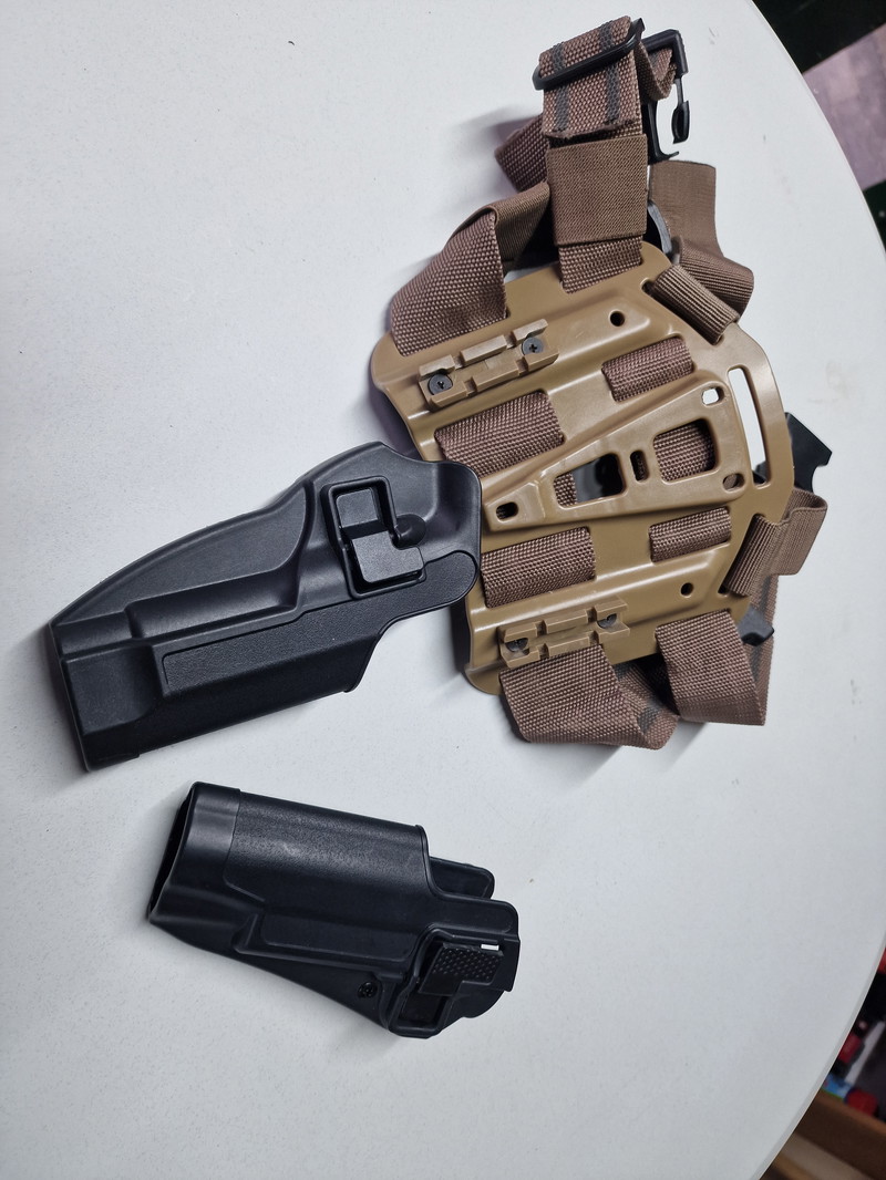 Afbeelding 1 van Legstrap met holsters