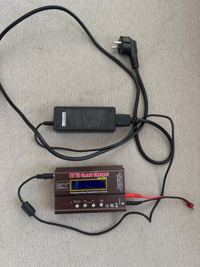 Bild 1 für Universele lipo lader smart (nl ce approved adapter)