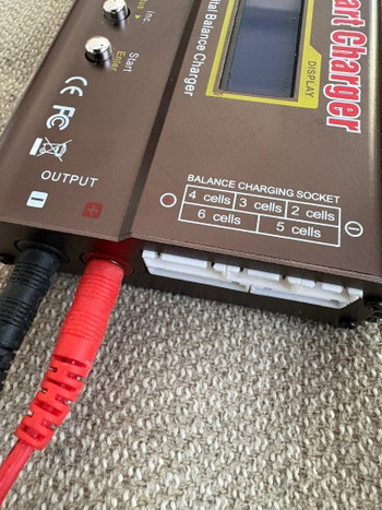 Bild 2 für Universele lipo lader smart (nl ce approved adapter)
