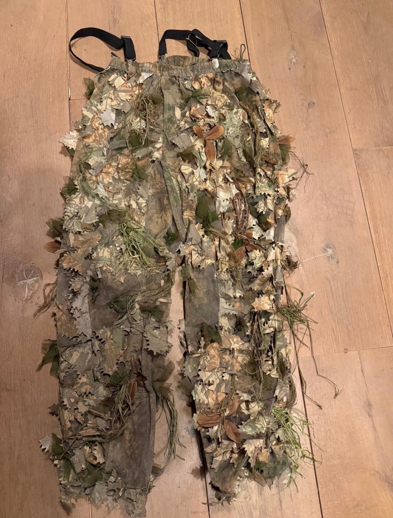 Image 1 for Compleet Custom leaf suit