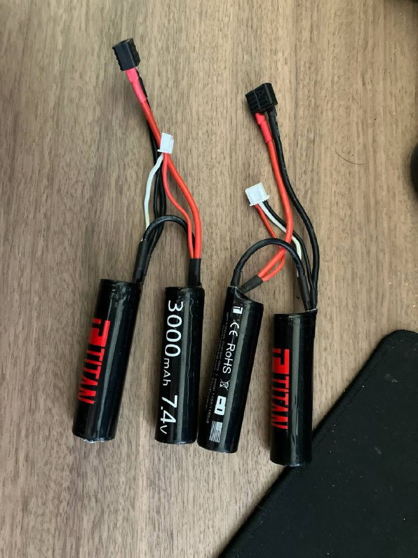 Afbeelding 1 van 2x TITAN 3000mAh 7.4v LIPO deans nunchucks