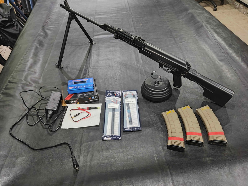 Image 1 for LCT RPK + drum mag, 2 batterijen en IMAX B6 Charger