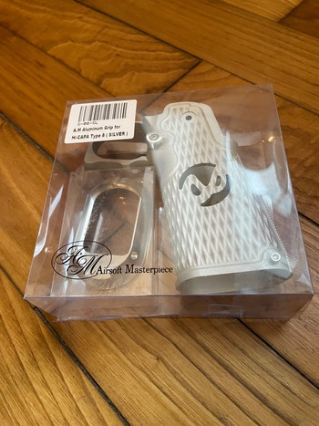 Bild 2 für Grip hi-capa type 8 silver airsoft masterpiece