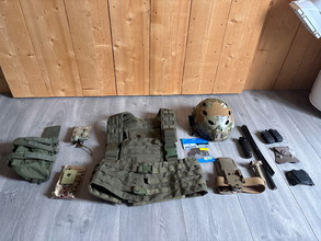 Image pour Chestrig, helm, holster etc.