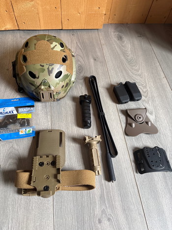 Image 6 pour Chestrig, helm, holster etc.