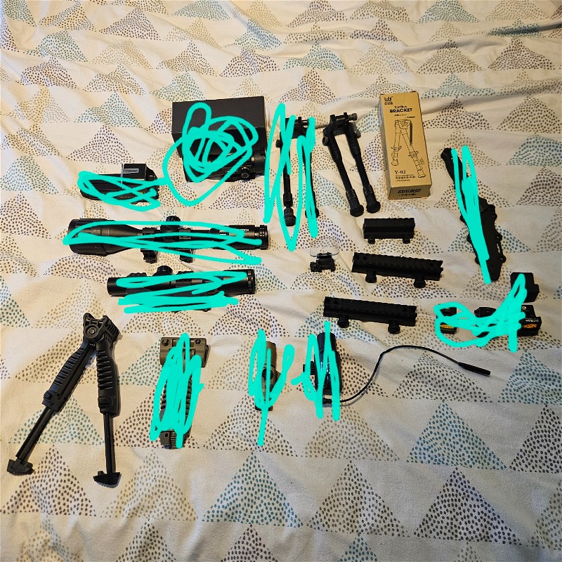 Image 1 pour Scopes, rmr, knife, flashlights,bipods, raisers