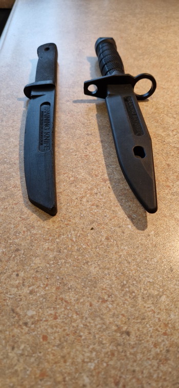 Image 3 for 2 dummy knifes