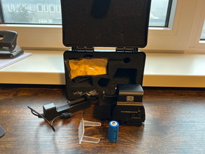 Imagen para Red dot inclusief accessoires