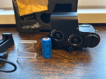 Image 2 pour Red dot inclusief accessoires