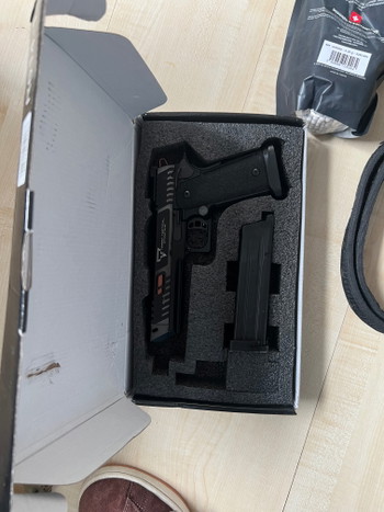 Afbeelding 4 van Complete High-End Airsoft Collection: Wolverine HPA, Novritsch, UF Pro, Carbon HPA & Gear!