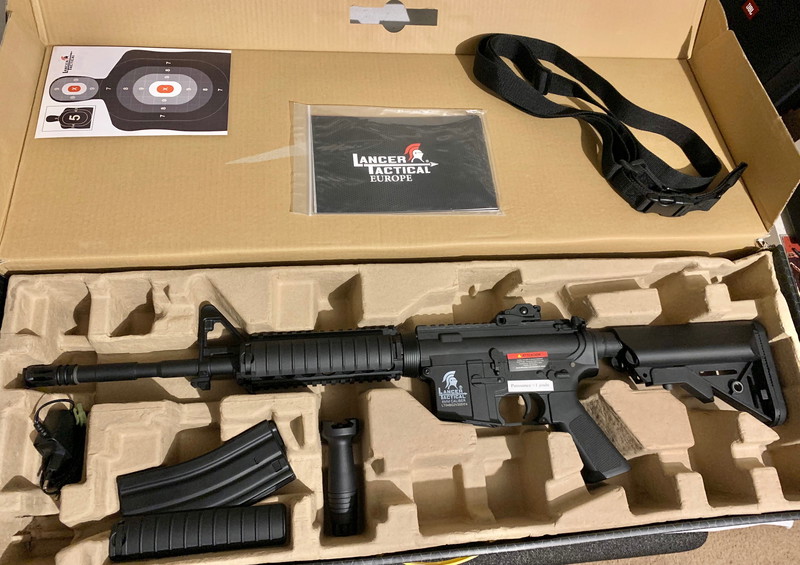 Afbeelding 1 van NIEUW staat M4 Lancer Tactical