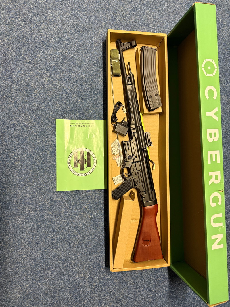 Image 1 for Cybergun Schmeisser MP44 AEG (nieuw) +3 magazijnen
