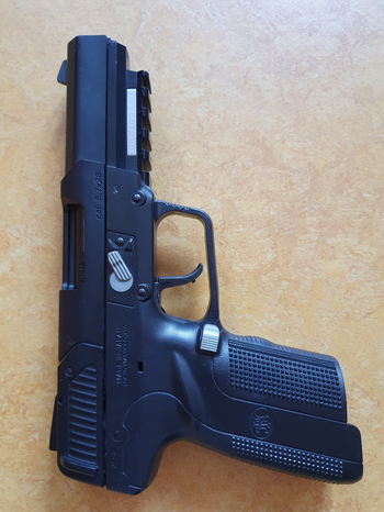 Imagen 2 de Tokyo Marui FN 5.7