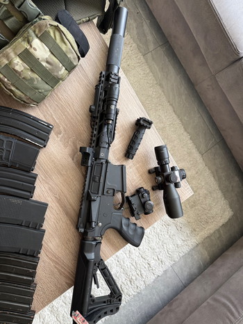 Image 2 pour Full set met 3 wapens, handpistool en gear