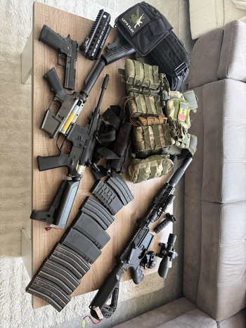 Bild 3 für Full set met 3 wapens, handpistool en gear mag ook apart verkocht worden, prijs bespreekbaar