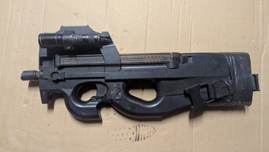 Image for P90 - MARUI avec sangle spéciale Stargate SG1 + 2 chargeurs