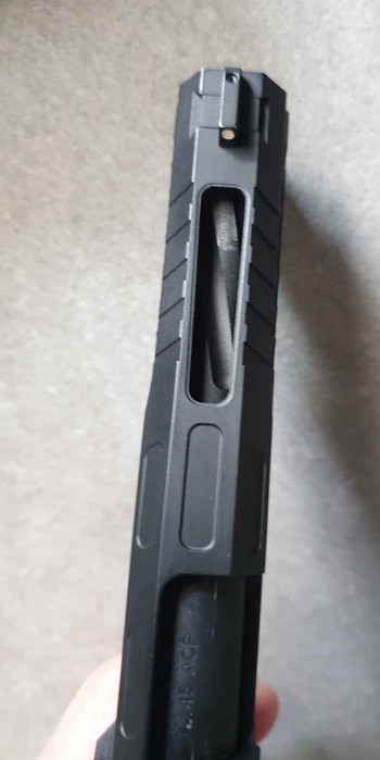 Afbeelding 5 van SSP1 | GBB Airsoft Pistol | Novritsch met cutout slide