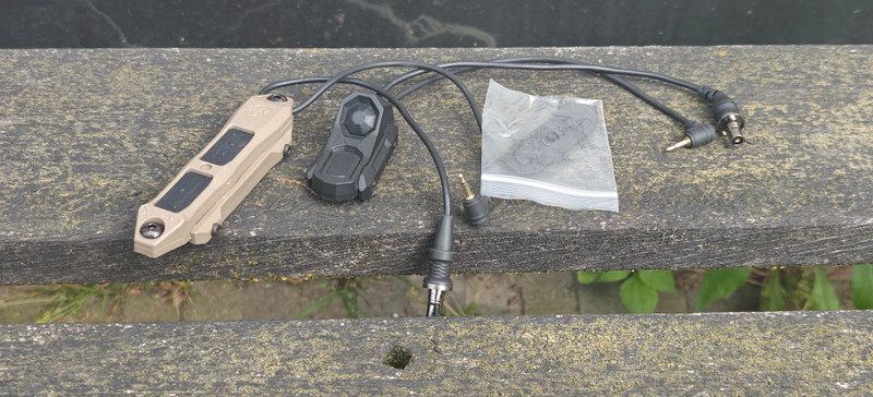 Image 1 for WADSN Surefire/laser switches