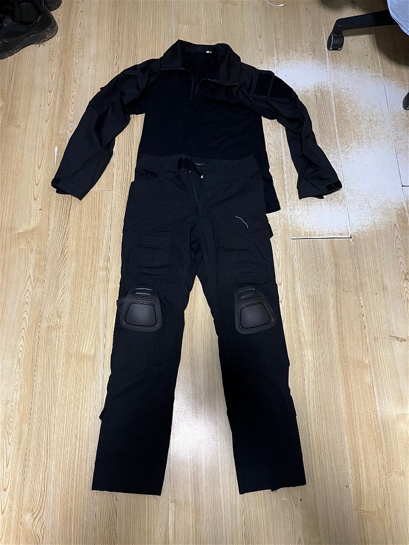 Image 1 for Zwarte tactical shirt en broek