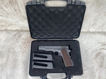 Afbeelding 3 van kwc 1911 co2 ) 2mags en carry case