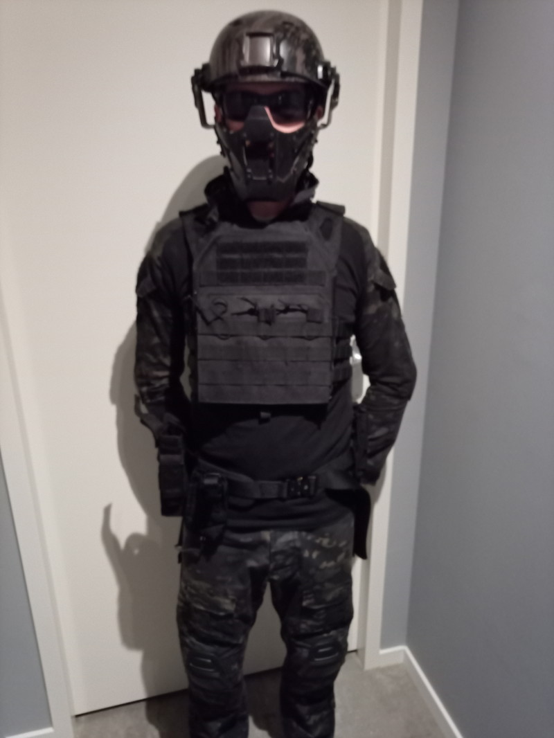Image 1 for Multicam black complete kleding set (ongeveer maat m)