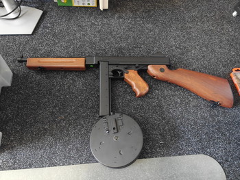 Afbeelding 2 van Cyma Thompson M1A1 + Drum mag + stick mag