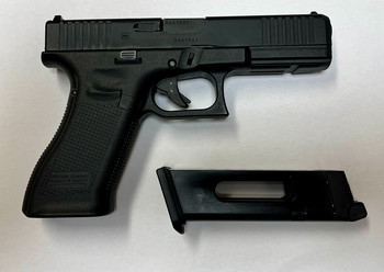 Afbeelding 4 van SOLD Glock 17 Gen5 MOS (mit Adaptern) GBB CO2 Softair 6mm