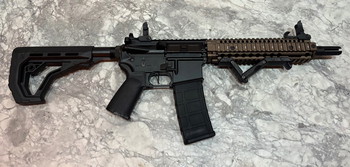 Afbeelding 2 van Daniel Defense MK18 | Specna Arms | AEG | Full upgrades + Brushless