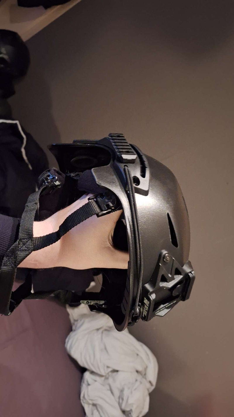 Bild 1 für FMA EXFIL HELMET (TEAM WENDY CLONE) ZWART | NOOIT GEBRUIKT