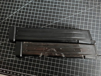 Afbeelding 3 van 2 HI CAPA Extended Magazines - well used but working perfectly