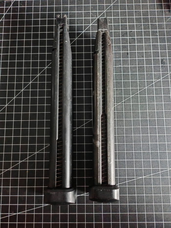 Afbeelding 4 van 2 HI CAPA Extended Magazines - well used but working perfectly