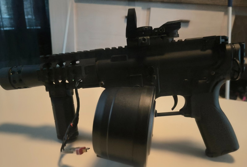 Image 1 for Specna arms RRA stubby m4 aeg met drum mag
