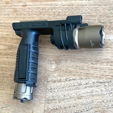 Image pour M910A Retro Flashlight/Grip