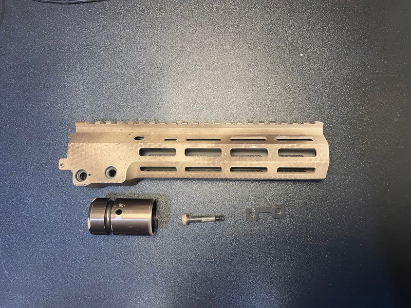 Imagen 1 de MK16 URGI handguard + outer barrel + GHK barrel and hop up