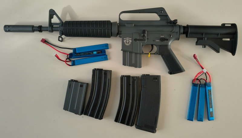 Image 1 for E&C XM177E1 AEG kestrel etu met 5 magazijnen en 2 lipos