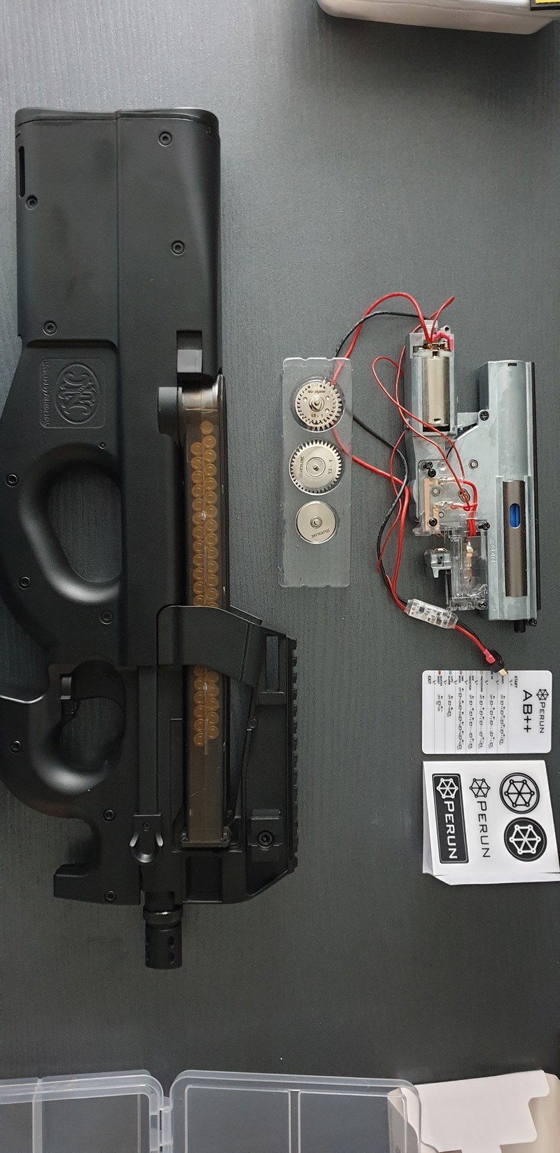 Image 1 for Cybergun FN hersal P90 + boxmag