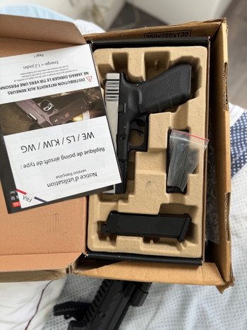 Image 2 for WE G17 Gen 4 GBB + 2 chargeurs + kit Roni + accessoires