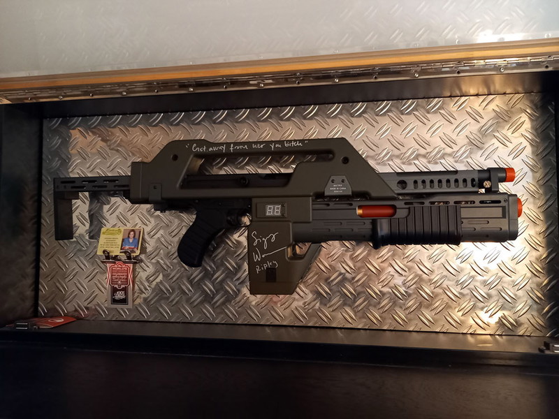 Image 1 for Aliens Pulse Rifle - Signed by Sigourney Weaver (Ripley) - Matrix MTX-Pro Airsoft Replica, Celebrity Authentics Certified