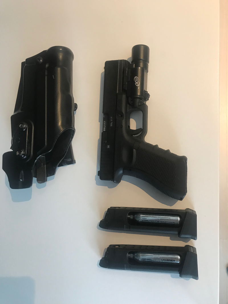 Bild 1 für Glock 17 + Safariland Repro holster