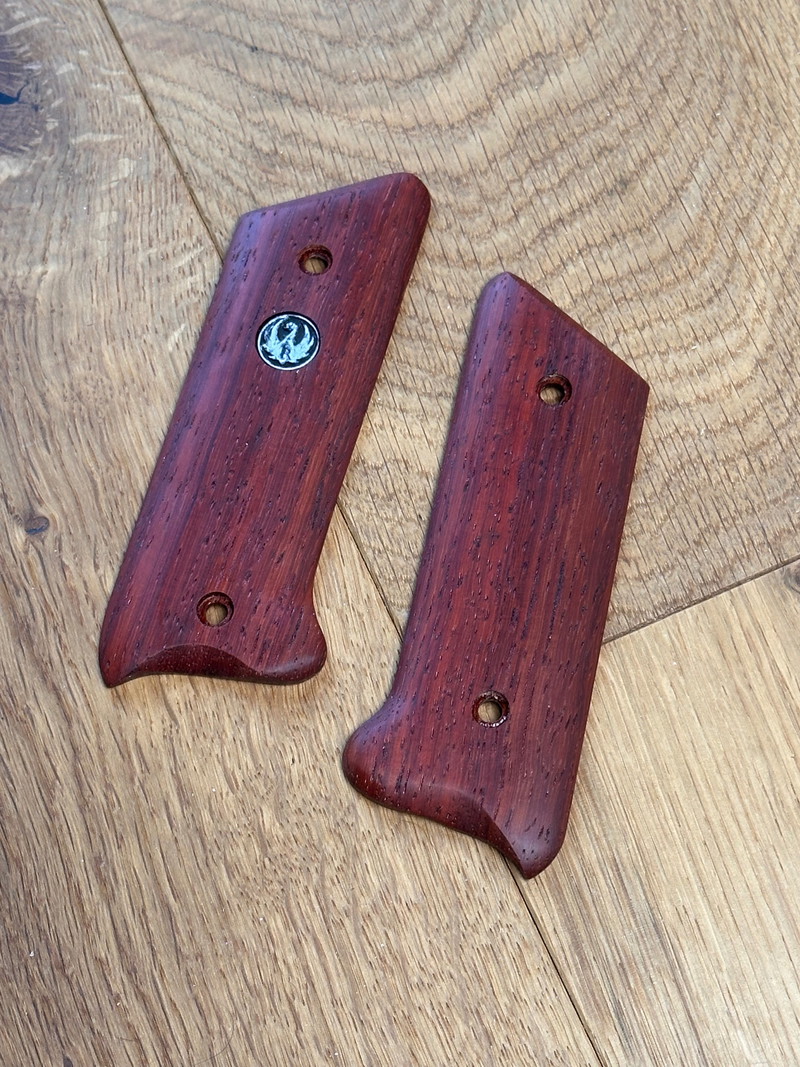 Image 1 for Ruger MkI wood grips