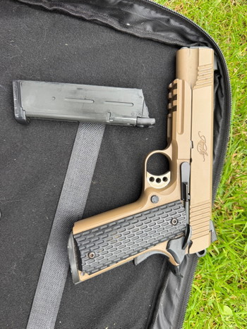 Imagen 2 de 1911 Replica