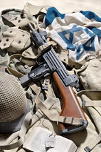 Bild für Northeast Airsoft Israeli UZI + gear